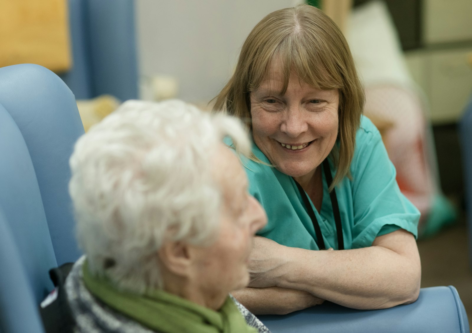 EverCare advisor talking with a senior resident about her care needs